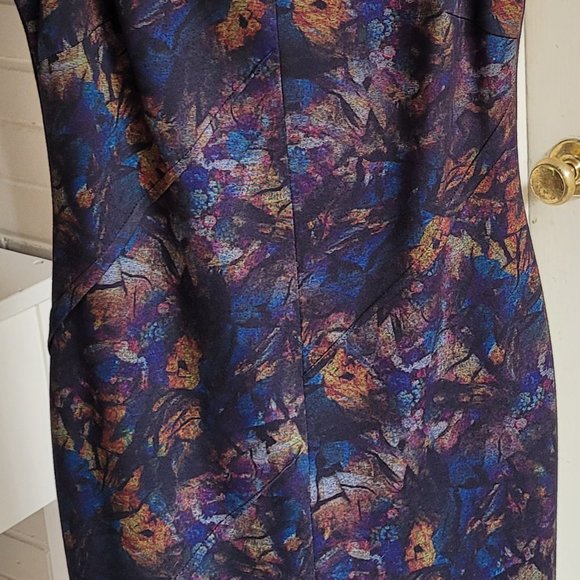 SOLD - Freda's Dark Floral Print Dress US 6 - Picture 4 of 9